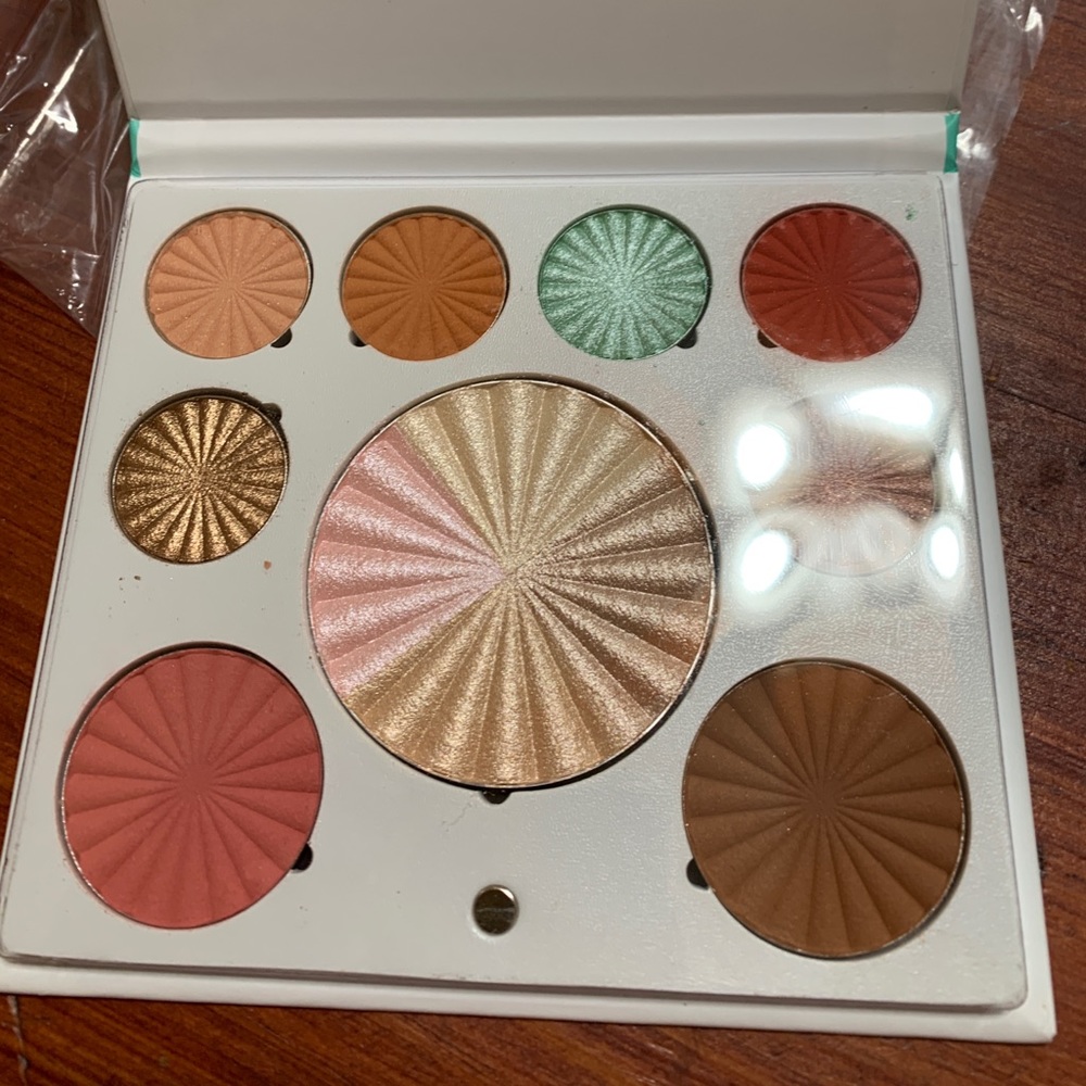 Ofra Pallet -NEW